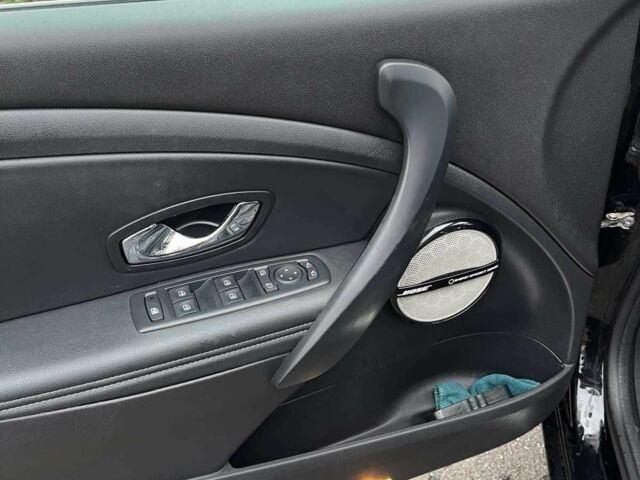 Чорний Рено Меган, об'ємом двигуна 1.6 л та пробігом 222 тис. км за 9999 $, фото 12 на Automoto.ua