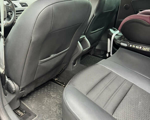 Черный Рено Меган, объемом двигателя 1.5 л и пробегом 207 тыс. км за 10900 $, фото 71 на Automoto.ua