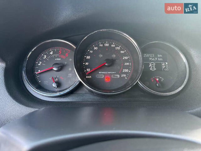 Чорний Рено Меган, об'ємом двигуна 1.46 л та пробігом 258 тис. км за 9200 $, фото 16 на Automoto.ua