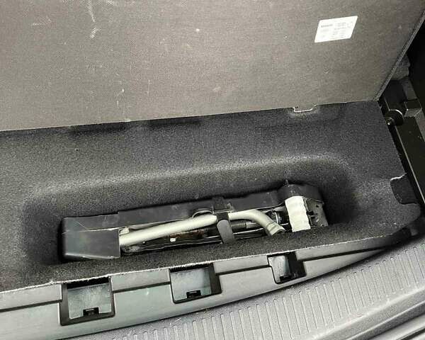 Черный Рено Меган, объемом двигателя 1.6 л и пробегом 219 тыс. км за 9999 $, фото 13 на Automoto.ua