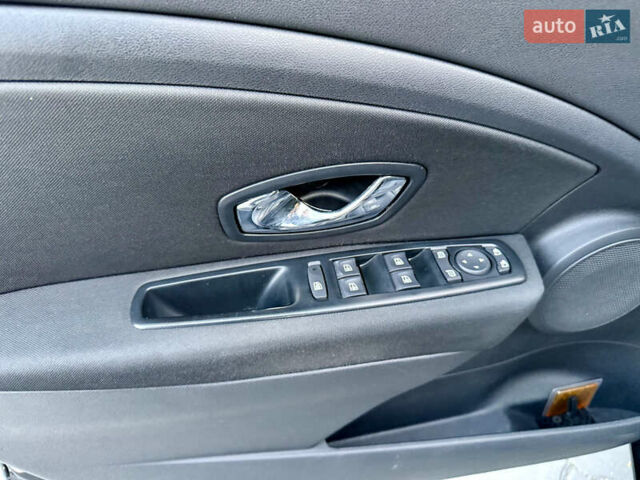 Черный Рено Меган, объемом двигателя 1.5 л и пробегом 173 тыс. км за 9999 $, фото 37 на Automoto.ua