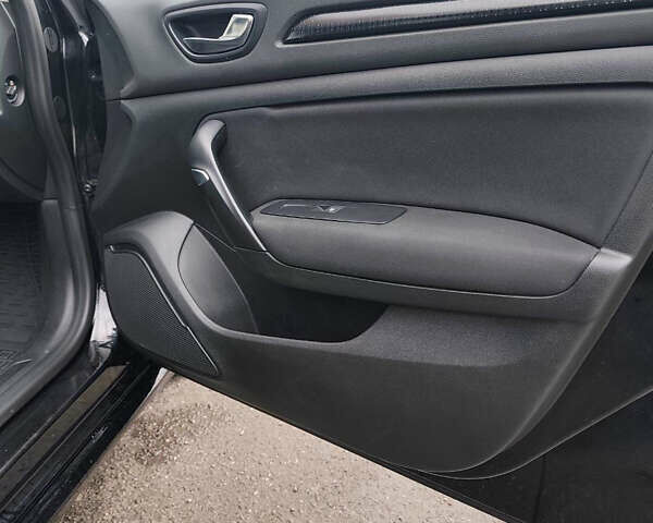 Черный Рено Меган, объемом двигателя 1.46 л и пробегом 136 тыс. км за 11500 $, фото 7 на Automoto.ua