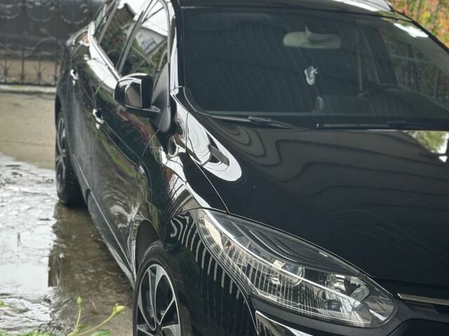 Черный Рено Меган, объемом двигателя 1.6 л и пробегом 210 тыс. км за 11800 $, фото 3 на Automoto.ua