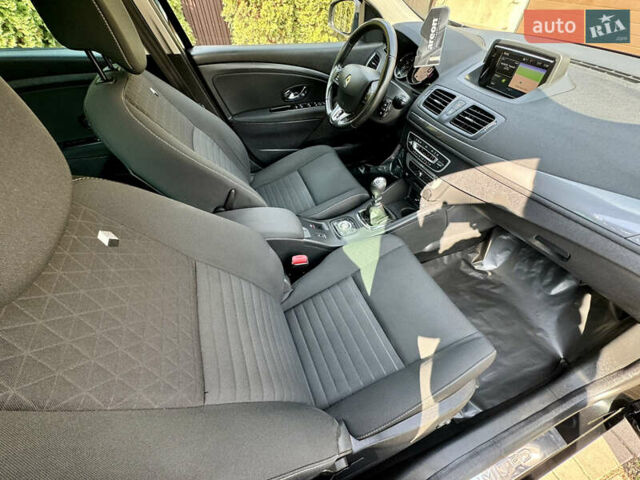 Черный Рено Меган, объемом двигателя 1.5 л и пробегом 151 тыс. км за 11350 $, фото 101 на Automoto.ua