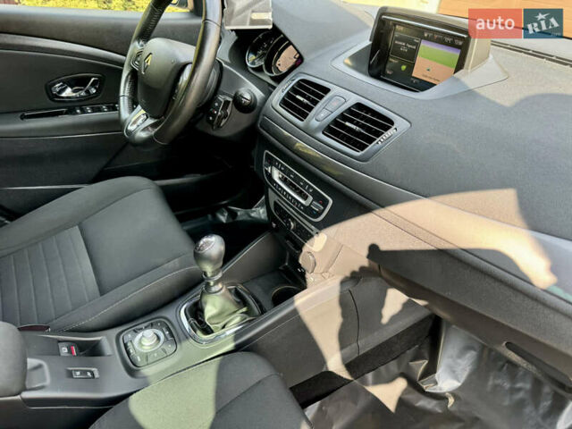 Черный Рено Меган, объемом двигателя 1.5 л и пробегом 151 тыс. км за 11350 $, фото 102 на Automoto.ua