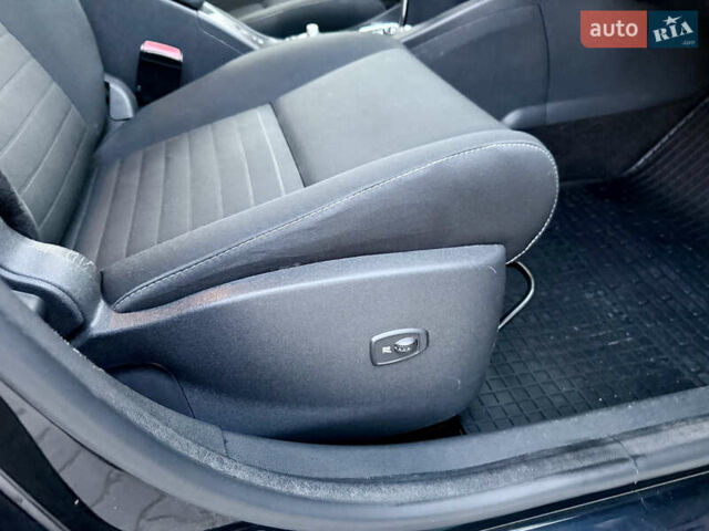 Черный Рено Меган, объемом двигателя 1.5 л и пробегом 173 тыс. км за 9999 $, фото 44 на Automoto.ua