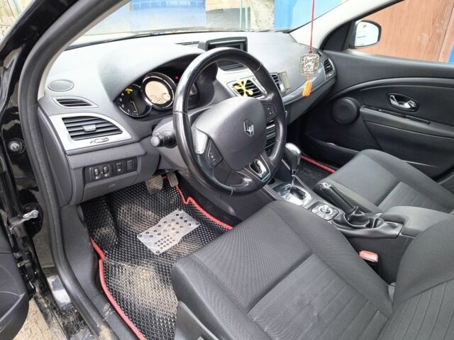 Черный Рено Меган, объемом двигателя 1.5 л и пробегом 160 тыс. км за 10000 $, фото 4 на Automoto.ua