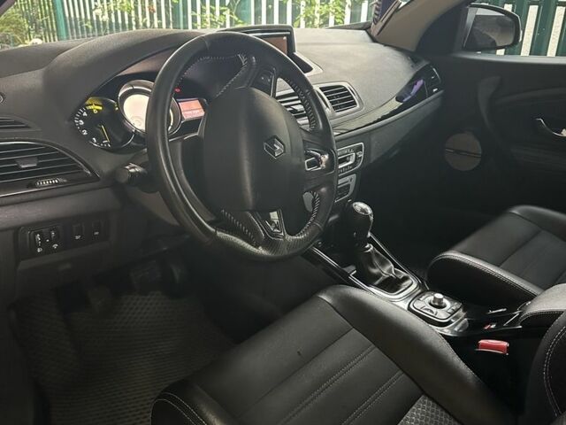 Черный Рено Меган, объемом двигателя 1.6 л и пробегом 210 тыс. км за 11800 $, фото 7 на Automoto.ua