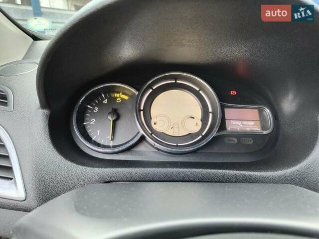 Черный Рено Меган, объемом двигателя 1.5 л и пробегом 160 тыс. км за 10000 $, фото 6 на Automoto.ua