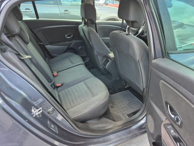 Черный Рено Меган, объемом двигателя 0 л и пробегом 350 тыс. км за 3000 $, фото 11 на Automoto.ua