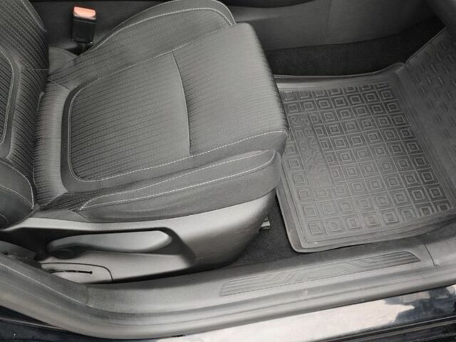 Черный Рено Меган, объемом двигателя 1.5 л и пробегом 136 тыс. км за 11500 $, фото 11 на Automoto.ua