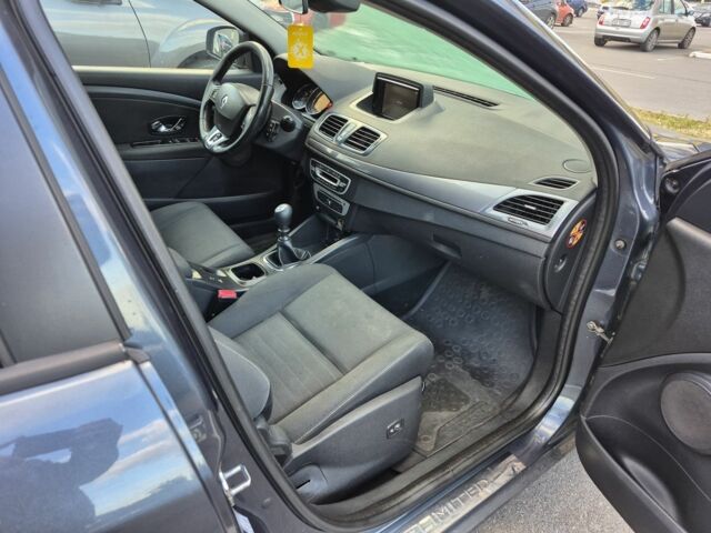 Черный Рено Меган, объемом двигателя 0 л и пробегом 350 тыс. км за 3000 $, фото 12 на Automoto.ua