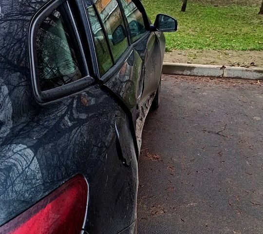 Черный Рено Меган, объемом двигателя 1.5 л и пробегом 300 тыс. км за 3500 $, фото 4 на Automoto.ua