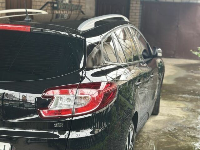 Черный Рено Меган, объемом двигателя 1.6 л и пробегом 210 тыс. км за 11800 $, фото 2 на Automoto.ua