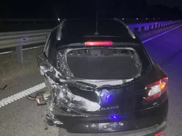 Черный Рено Меган, объемом двигателя 0 л и пробегом 350 тыс. км за 3000 $, фото 7 на Automoto.ua