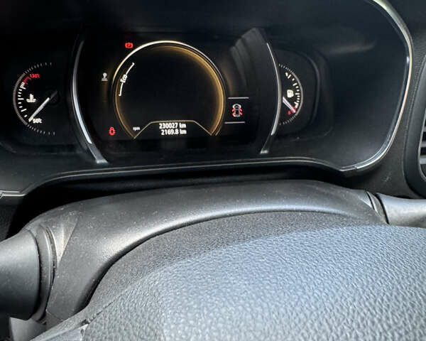 Черный Рено Меган, объемом двигателя 1.46 л и пробегом 230 тыс. км за 11700 $, фото 11 на Automoto.ua