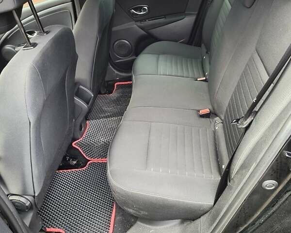 Черный Рено Меган, объемом двигателя 1.5 л и пробегом 160 тыс. км за 10000 $, фото 4 на Automoto.ua