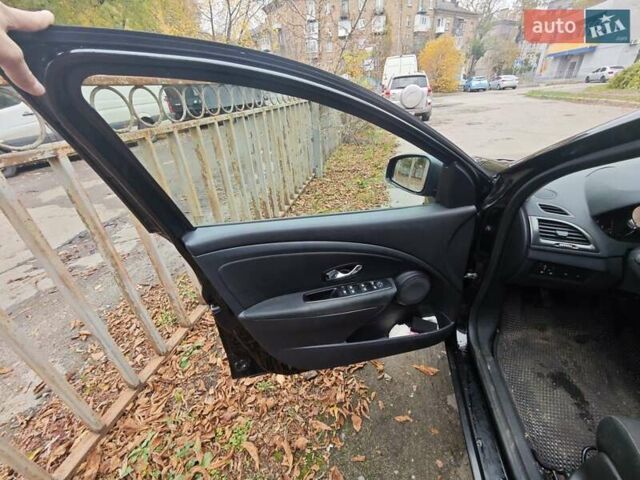 Черный Рено Меган, объемом двигателя 1.5 л и пробегом 240 тыс. км за 8000 $, фото 20 на Automoto.ua