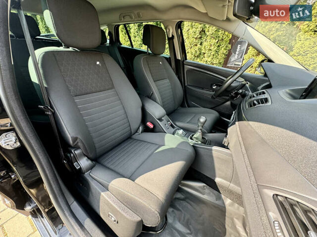 Черный Рено Меган, объемом двигателя 1.5 л и пробегом 151 тыс. км за 11350 $, фото 107 на Automoto.ua