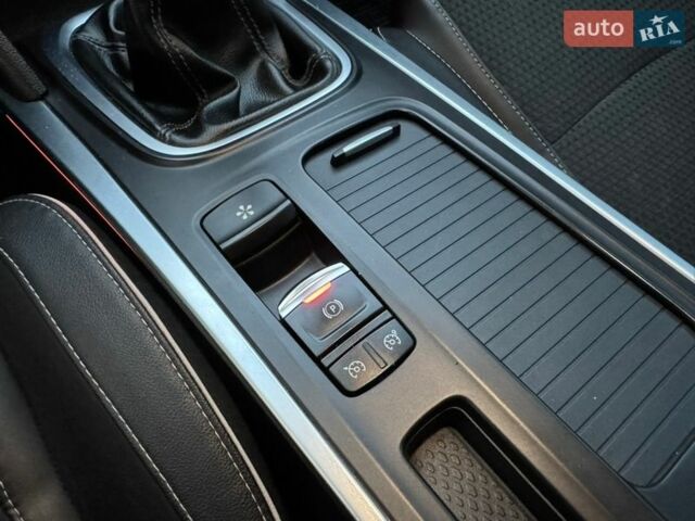 Черный Рено Меган, объемом двигателя 1.5 л и пробегом 245 тыс. км за 11850 $, фото 53 на Automoto.ua