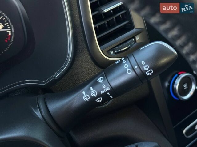 Черный Рено Меган, объемом двигателя 1.6 л и пробегом 115 тыс. км за 13700 $, фото 30 на Automoto.ua