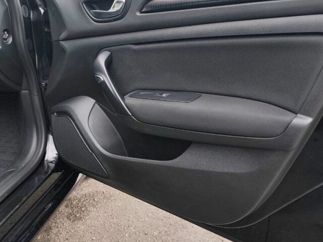 Черный Рено Меган, объемом двигателя 1.5 л и пробегом 136 тыс. км за 11500 $, фото 10 на Automoto.ua