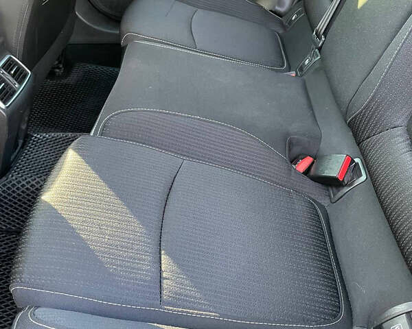 Черный Рено Меган, объемом двигателя 1.6 л и пробегом 225 тыс. км за 12500 $, фото 9 на Automoto.ua