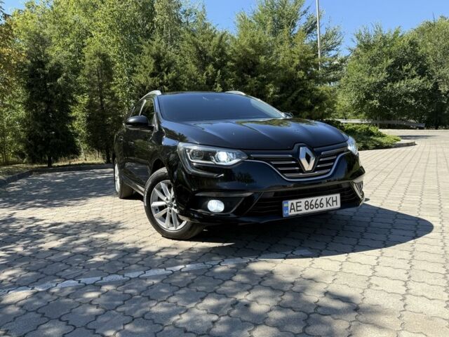 Черный Рено Меган, объемом двигателя 1.5 л и пробегом 245 тыс. км за 12999 $, фото 1 на Automoto.ua