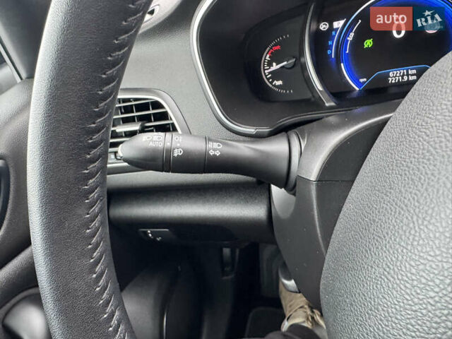 Черный Рено Меган, объемом двигателя 1.5 л и пробегом 67 тыс. км за 14996 $, фото 36 на Automoto.ua