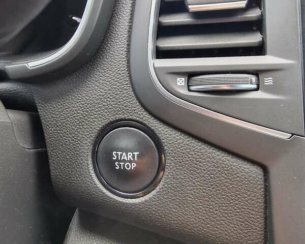 Черный Рено Меган, объемом двигателя 1.46 л и пробегом 200 тыс. км за 13500 $, фото 20 на Automoto.ua