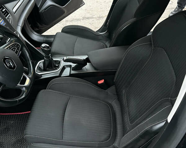 Черный Рено Меган, объемом двигателя 1.46 л и пробегом 190 тыс. км за 12200 $, фото 24 на Automoto.ua