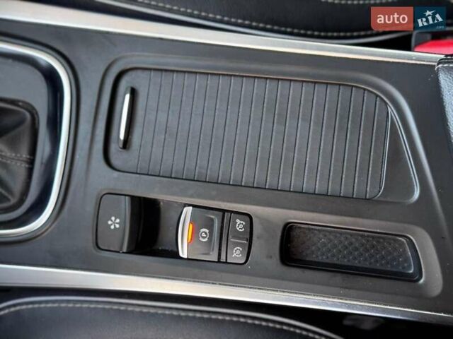 Черный Рено Меган, объемом двигателя 1.46 л и пробегом 205 тыс. км за 13550 $, фото 40 на Automoto.ua