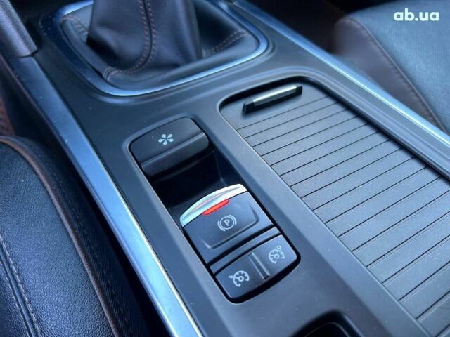 Рено Меган 2017 у Львові на Automoto.ua Чорний Рено Меган, об'ємом двигуна 1.6 л та пробігом 221 тис. км за 13990 $, фото 32 на Automoto.ua