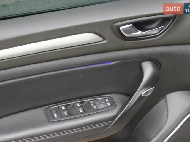 Черный Рено Меган, объемом двигателя 1.46 л и пробегом 198 тыс. км за 12300 $, фото 12 на Automoto.ua