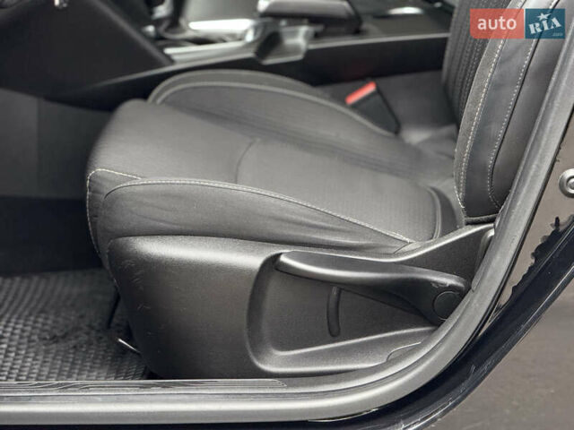 Черный Рено Меган, объемом двигателя 1.5 л и пробегом 152 тыс. км за 12500 $, фото 31 на Automoto.ua