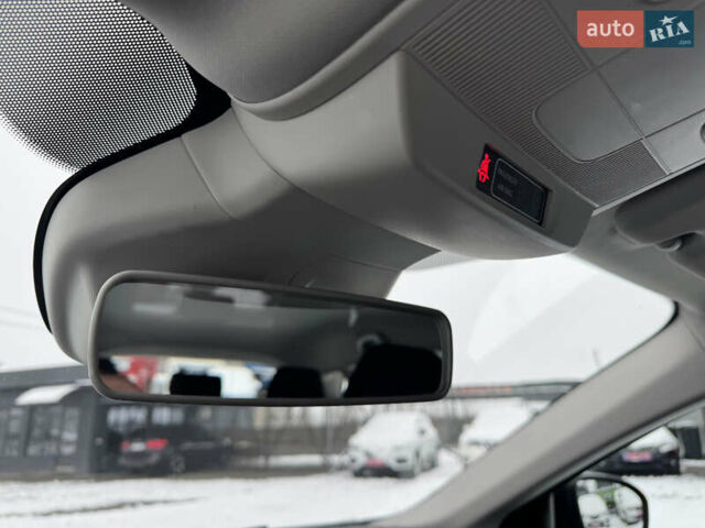 Черный Рено Меган, объемом двигателя 1.5 л и пробегом 67 тыс. км за 14996 $, фото 58 на Automoto.ua