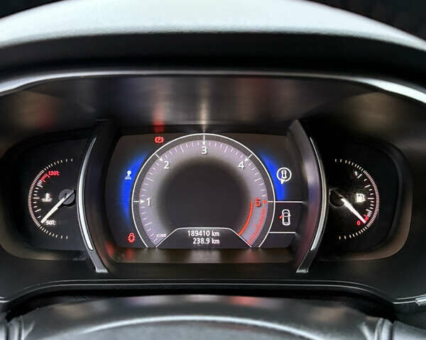 Черный Рено Меган, объемом двигателя 1.46 л и пробегом 190 тыс. км за 12200 $, фото 18 на Automoto.ua