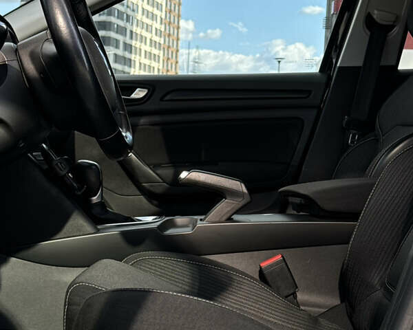 Черный Рено Меган, объемом двигателя 1.46 л и пробегом 219 тыс. км за 11900 $, фото 25 на Automoto.ua