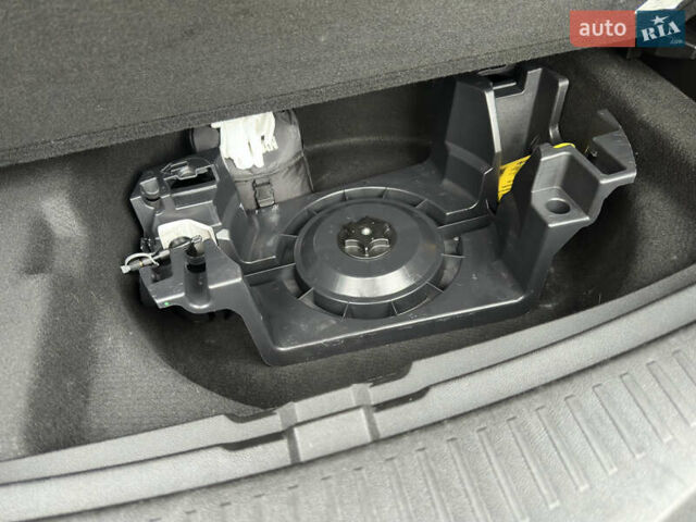 Черный Рено Меган, объемом двигателя 1.46 л и пробегом 178 тыс. км за 12600 $, фото 41 на Automoto.ua