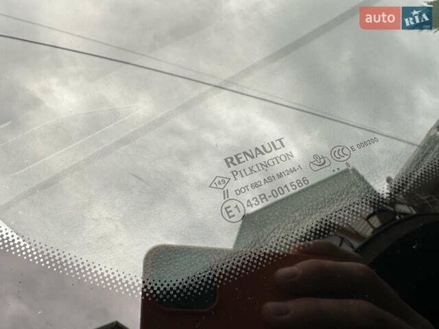 Черный Рено Меган, объемом двигателя 1.46 л и пробегом 178 тыс. км за 13299 $, фото 15 на Automoto.ua