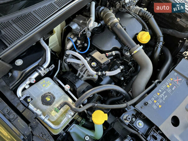 Чорний Рено Меган, об'ємом двигуна 1.46 л та пробігом 178 тис. км за 12700 $, фото 48 на Automoto.ua