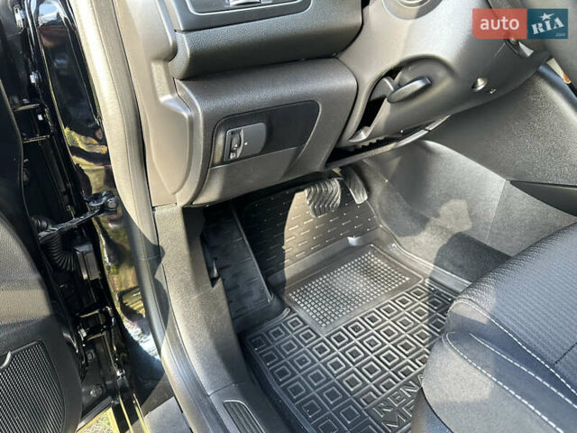 Чорний Рено Меган, об'ємом двигуна 1.46 л та пробігом 178 тис. км за 12700 $, фото 38 на Automoto.ua