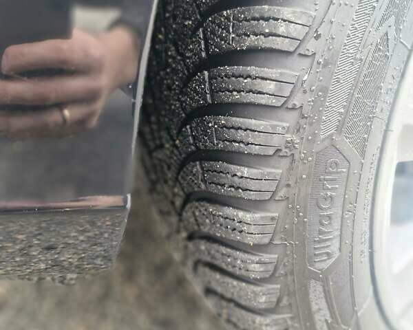 Черный Рено Меган, объемом двигателя 1.46 л и пробегом 207 тыс. км за 13200 $, фото 22 на Automoto.ua