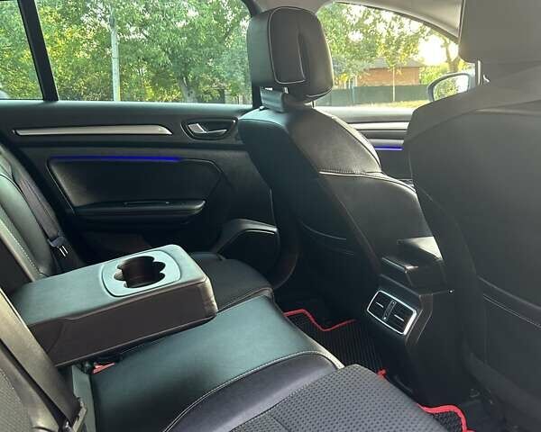 Черный Рено Меган, объемом двигателя 1.62 л и пробегом 174 тыс. км за 17000 $, фото 19 на Automoto.ua