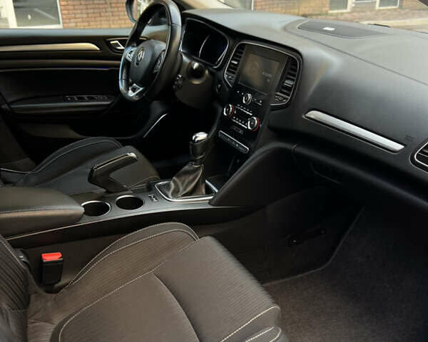 Черный Рено Меган, объемом двигателя 1.5 л и пробегом 265 тыс. км за 11999 $, фото 29 на Automoto.ua