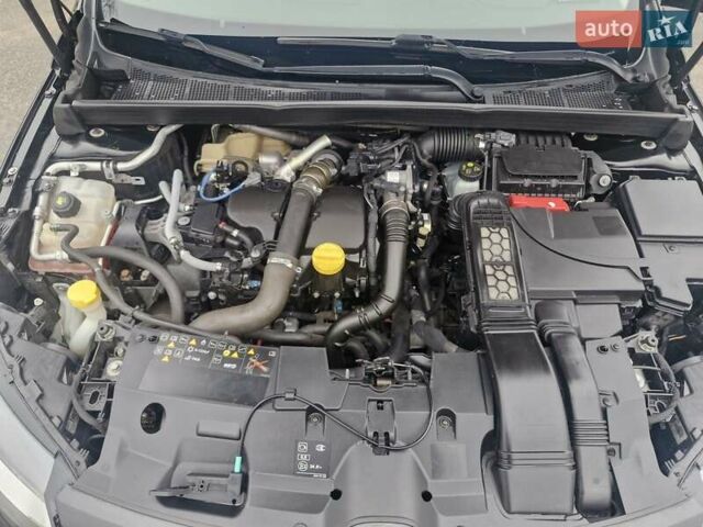Черный Рено Меган, объемом двигателя 1.46 л и пробегом 207 тыс. км за 13200 $, фото 17 на Automoto.ua