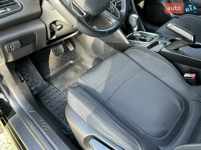 Чорний Рено Меган, об'ємом двигуна 1.46 л та пробігом 178 тис. км за 12700 $, фото 39 на Automoto.ua