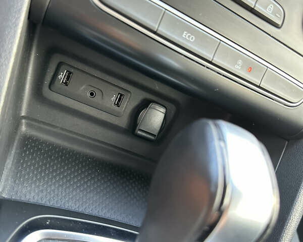 Чорний Рено Меган, об'ємом двигуна 1.5 л та пробігом 165 тис. км за 14499 $, фото 38 на Automoto.ua