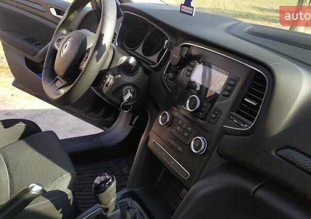Черный Рено Меган, объемом двигателя 1.39 л и пробегом 142 тыс. км за 12650 $, фото 32 на Automoto.ua