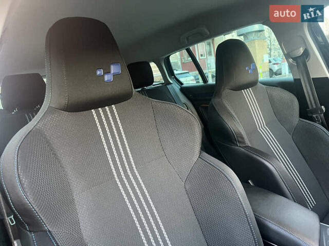 Черный Рено Меган, объемом двигателя 1.46 л и пробегом 199 тыс. км за 16600 $, фото 79 на Automoto.ua